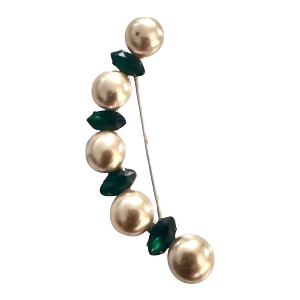 1950’s Vintage Crescent Moon Shaped Brooch with Emerald Green Stones‎ and Pearls